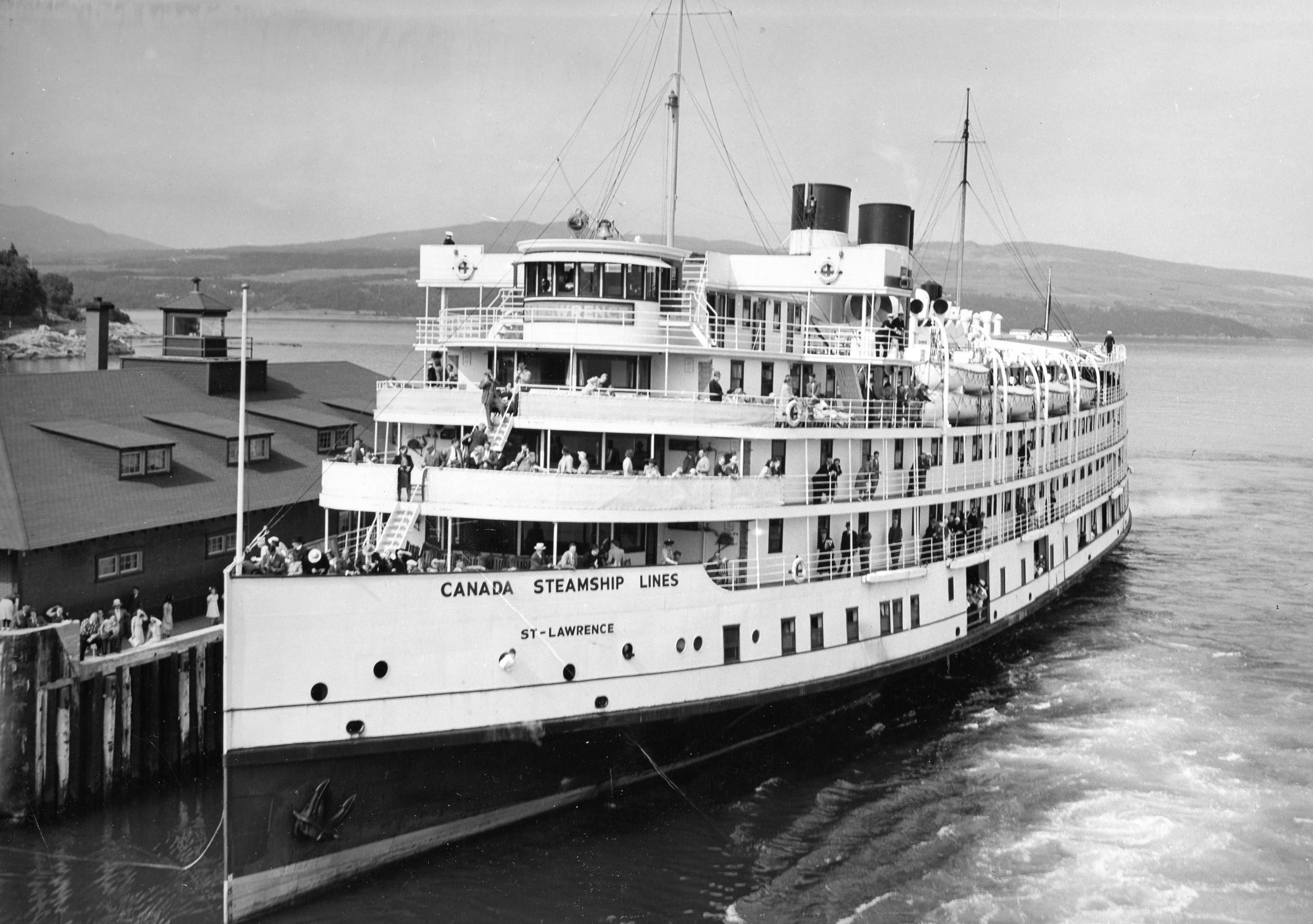 Passengers on the transportation steamer Algoma in Waddington