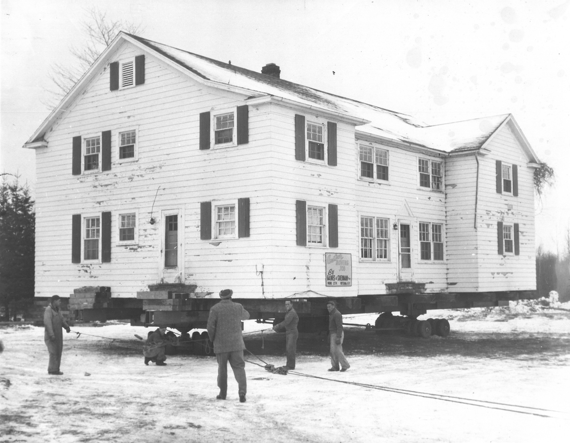 Moving a house in Waddington during the construction of the St