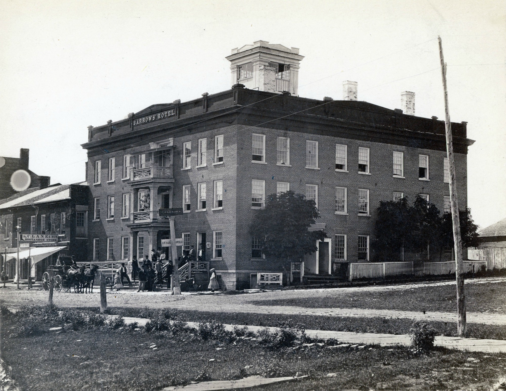 barrows hotel in sackets harbor