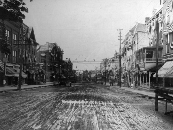 Muddy State Street in Carthage