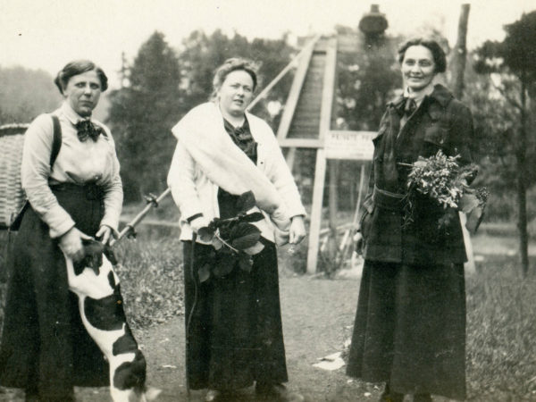 Female hunting trio in Wanakena