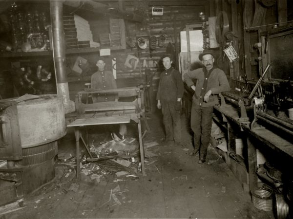 Kelley and Moore Tin Shop in Lisbon