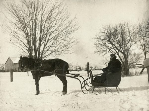 Delivering mail by sled in Lisbon