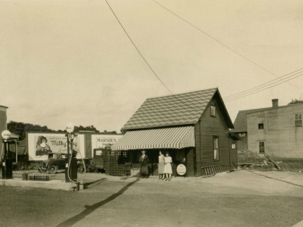 Gas station in the Town of De Kalb