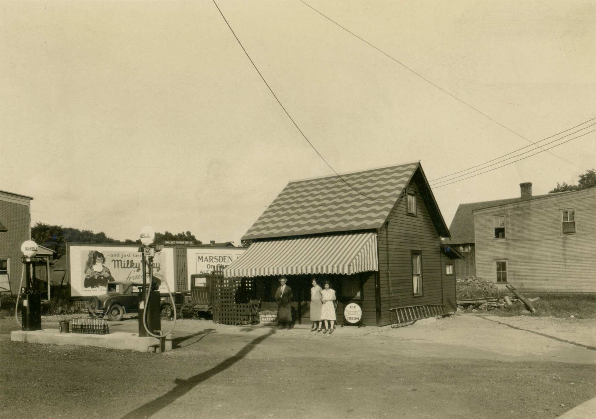 Gas station in the Town of De Kalb