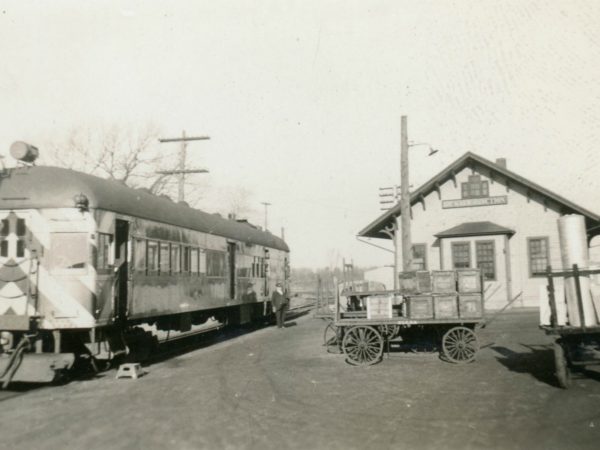 BeeLiner at Depot in De Kalb Junction