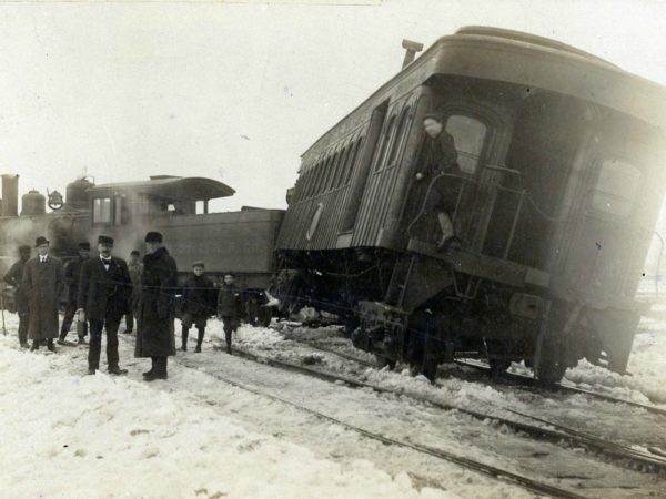 Engine and coach derailment in De Kalb