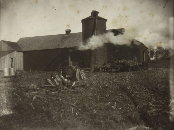 Filling a silo using steam engine in Hermon