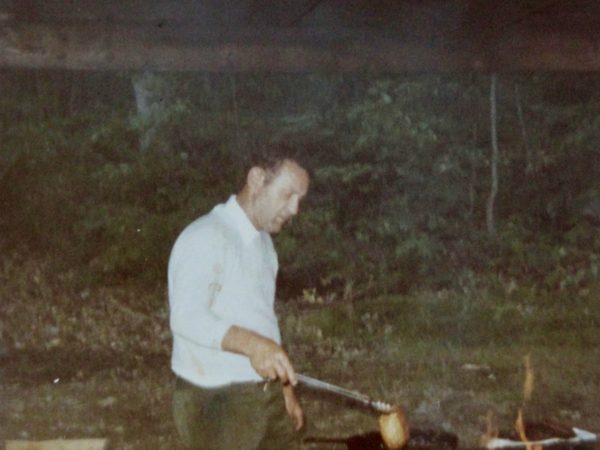 Guide cooks shore dinner