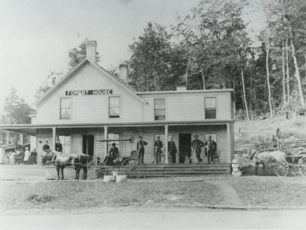 Forest House hotel in Blue Mountain Lake