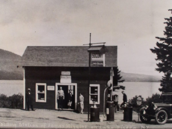 Filling station in Lake Piseco