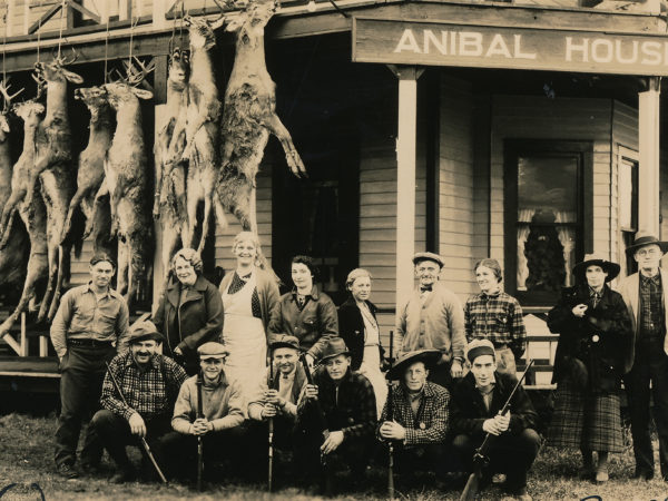 Hunters at the Anibal House in Piseco