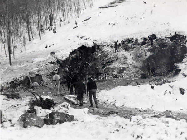 Garnet mining at Barton Mines in North River