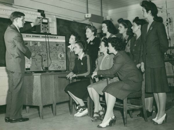 Women’s Army Corps radio physics class in Paul Smiths