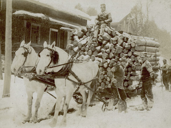 A snowy winter log haul in Keene Valley