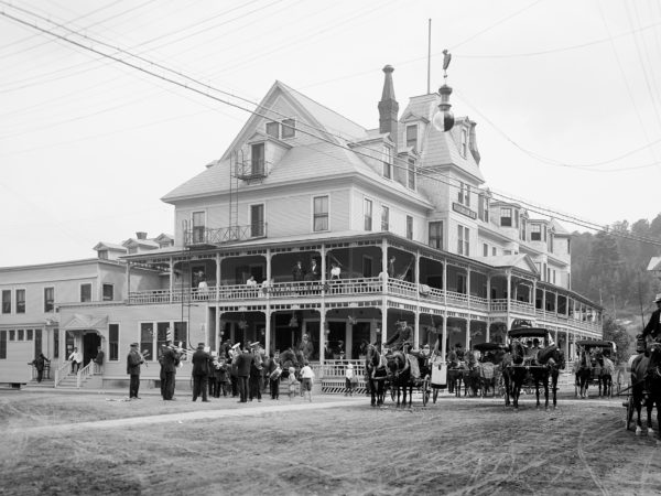 Exterior of Riverside Inn in Saranac Lake