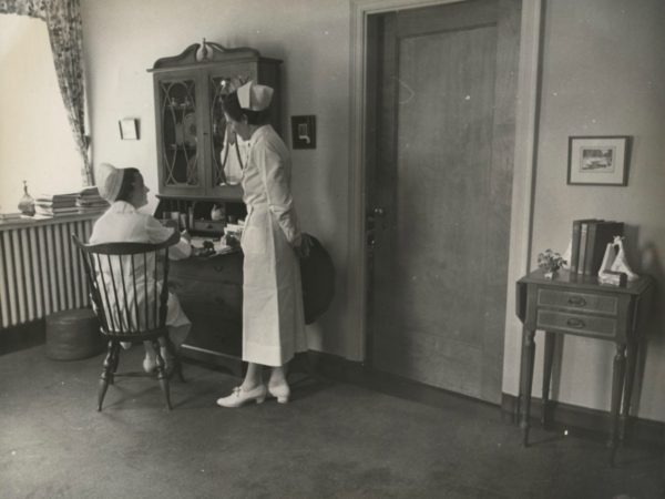 Two nurses for the Trudeau Sanatorium in Saranac Lake