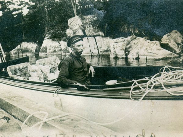 Tour boat guide “Hod” Brown on the St. Lawrence River near Alexandria Bay